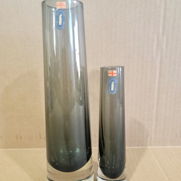 Whitefriars art glass vases set of 2 pewter 9 and 6 in - Picture 2 of 12